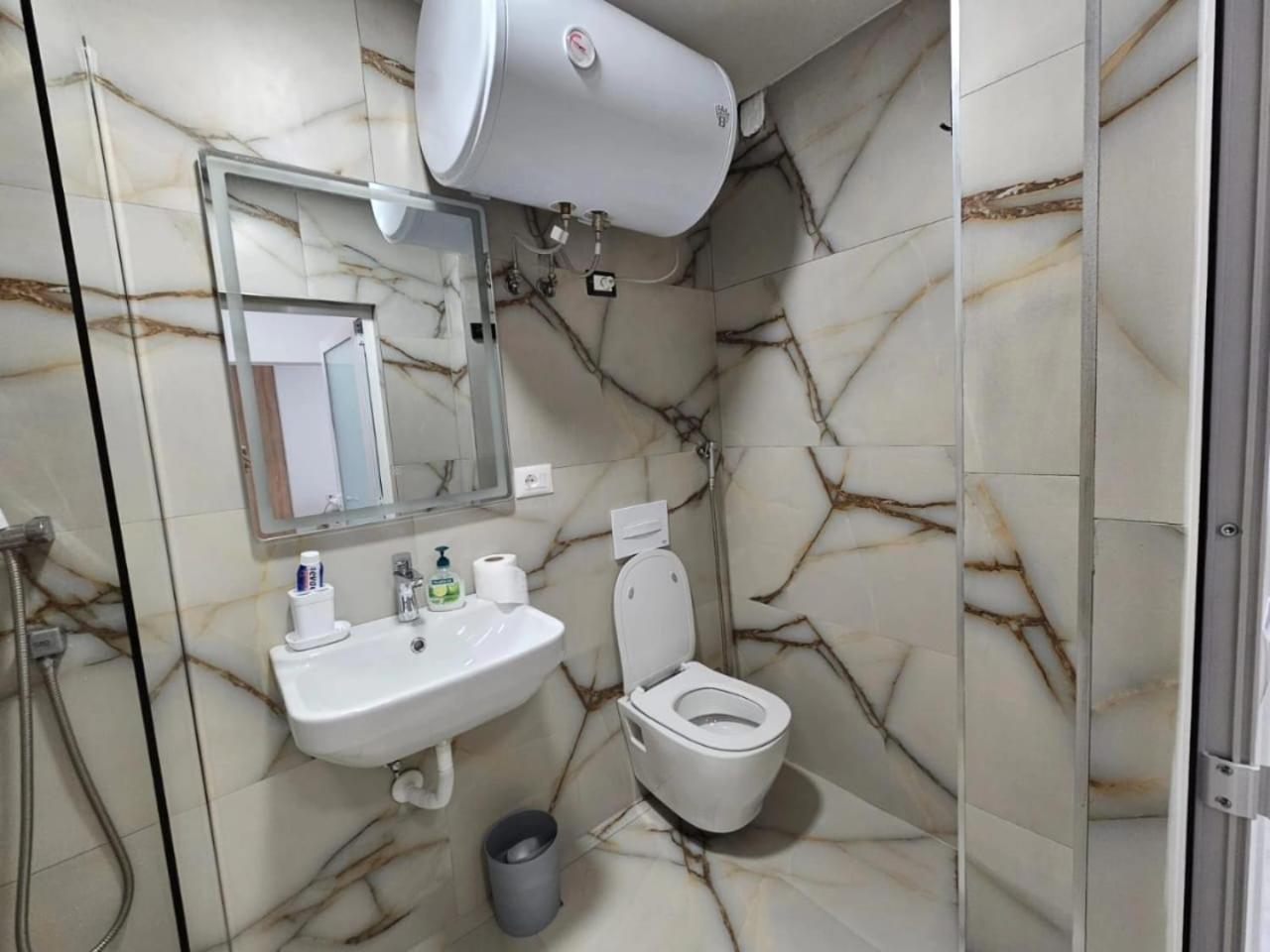 Alan Apartments 4 Myslym Shyri 티라나 외부 사진